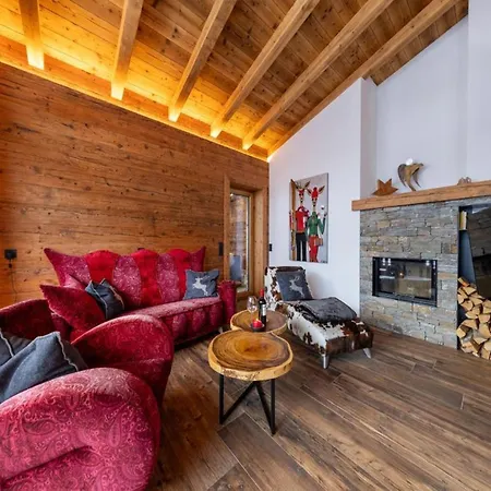 Rossberg With Panoramic View Neukirchen am Großvenediger