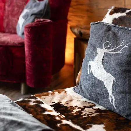 Chalé Rossberg With Panoramic View Neukirchen am Großvenediger